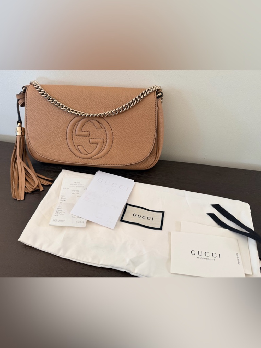 Gucci Soho Disco Chain Shoulder Bag pebbled Beige Leather Tassel